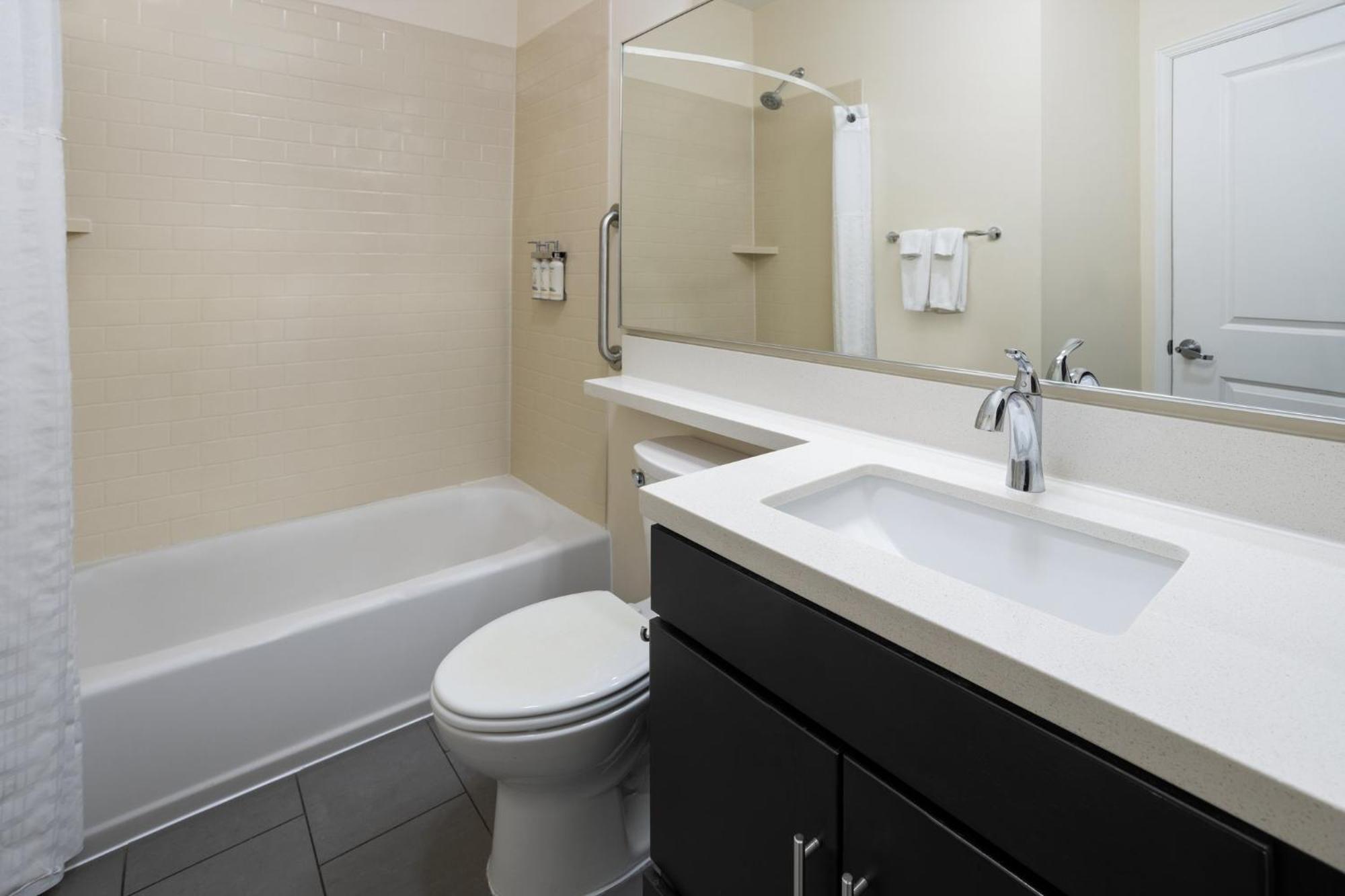 Candlewood Suites Philadelphia - Airport Area By Ihg Chester Exterior photo