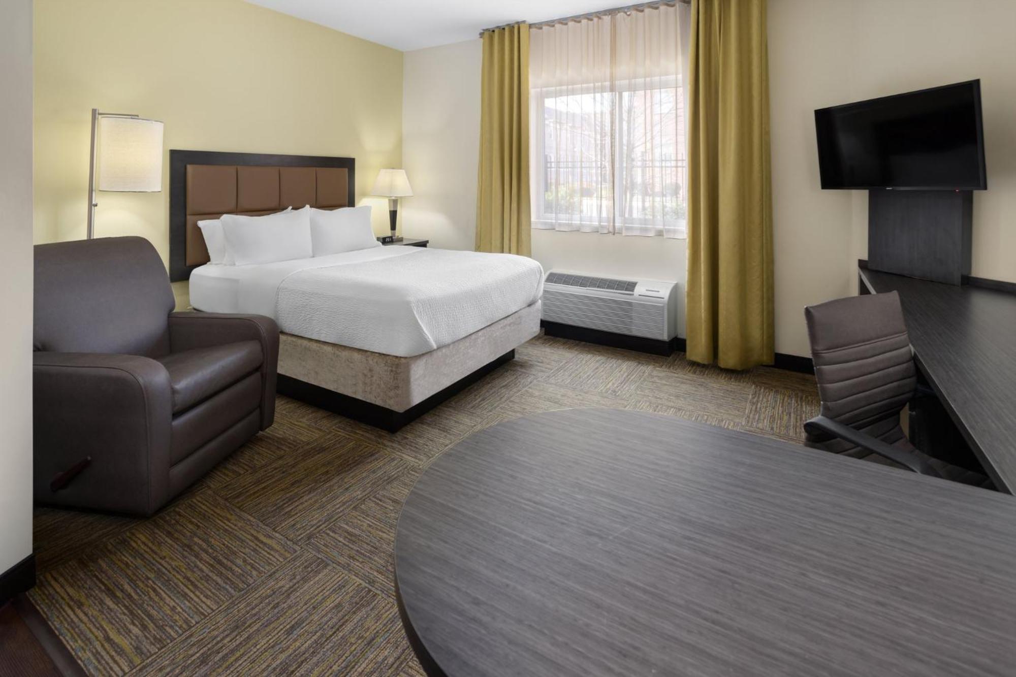 Candlewood Suites Philadelphia - Airport Area By Ihg Chester Exterior photo