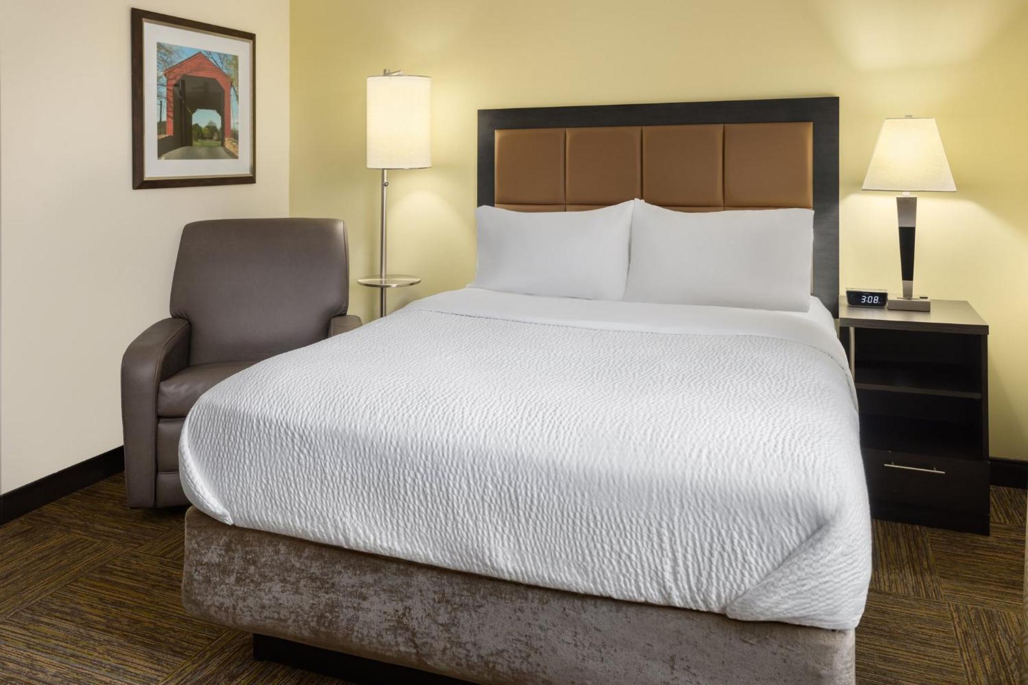 Candlewood Suites Philadelphia - Airport Area By Ihg Chester Exterior photo